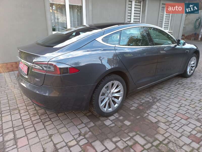 Лифтбек Tesla Model S 2018 в Шептицькому