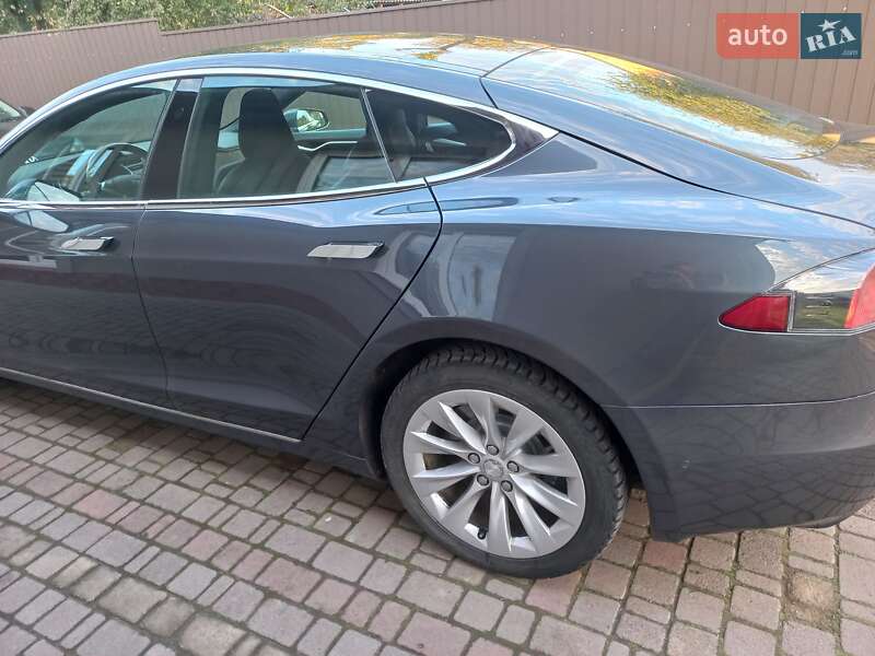 Лифтбек Tesla Model S 2018 в Шептицькому
