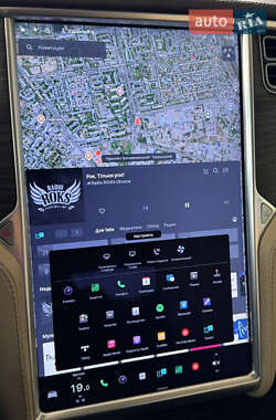 Лифтбек Tesla Model S 2014 в 