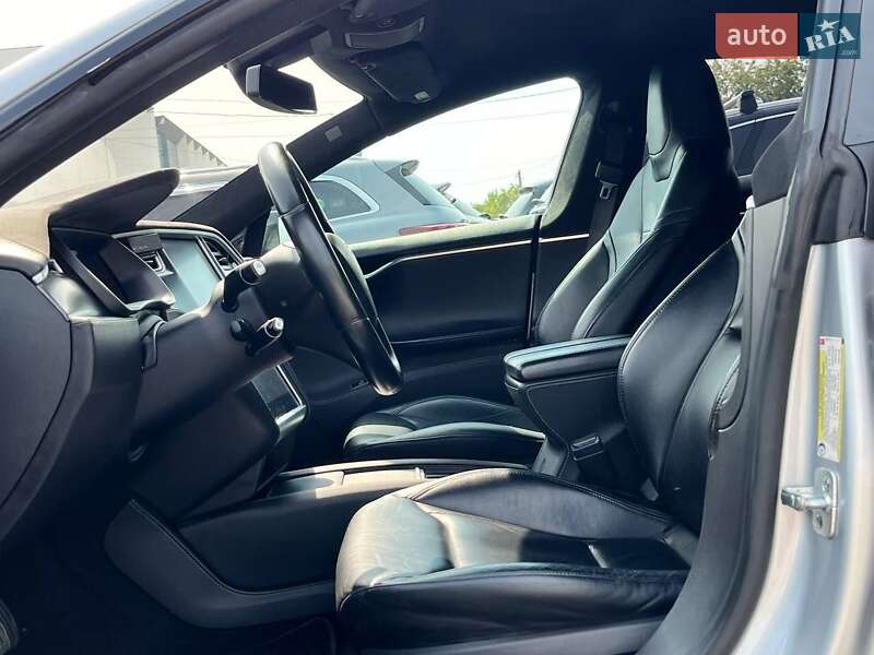 Ліфтбек Tesla Model S 2014 в Львові