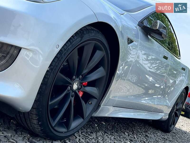 Ліфтбек Tesla Model S 2014 в Львові