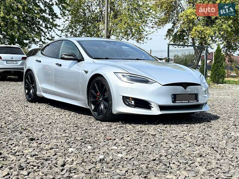 Tesla Model S 2014