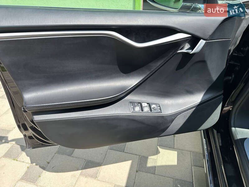 Ліфтбек Tesla Model S 2018 в Вінниці фото 18 Ліфтбек Tesla Model S 2018 в Вінниці