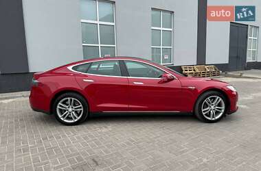 Лифтбек Tesla Model S 2013 в 