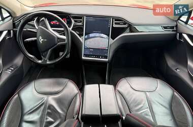 Лифтбек Tesla Model S 2013 в 