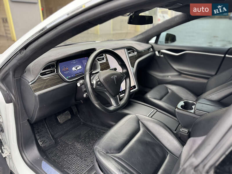Лифтбек Tesla Model S 2016 в Виннице