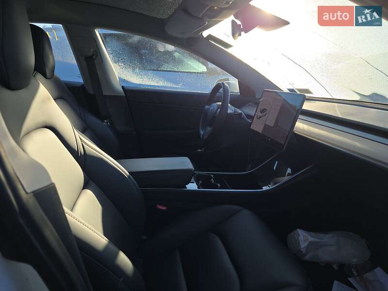 Ліфтбек Tesla Model S 2018 в Тернополі