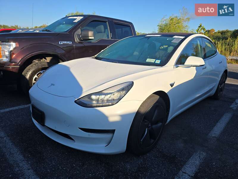 Ліфтбек Tesla Model S 2018 в Тернополі
