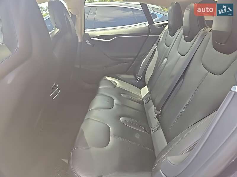 Ліфтбек Tesla Model S 2015 в Ужгороді фото 13 Ліфтбек Tesla Model S 2015 в Ужгороді