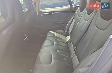Лифтбек Tesla Model S 2015 в 
