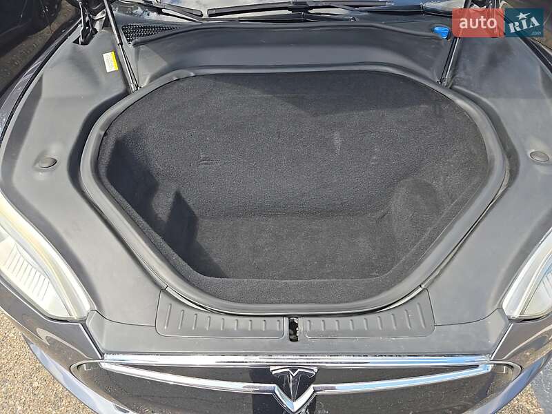 Ліфтбек Tesla Model S 2015 в Ужгороді фото 9 Ліфтбек Tesla Model S 2015 в Ужгороді