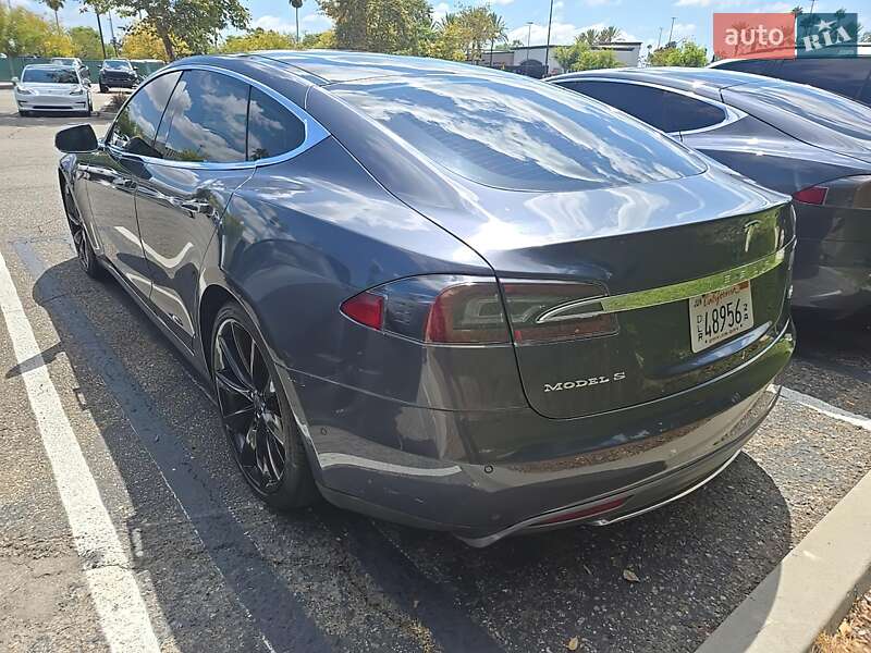 Ліфтбек Tesla Model S 2015 в Ужгороді фото 4 Ліфтбек Tesla Model S 2015 в Ужгороді