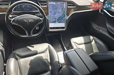 Лифтбек Tesla Model S 2015 в 