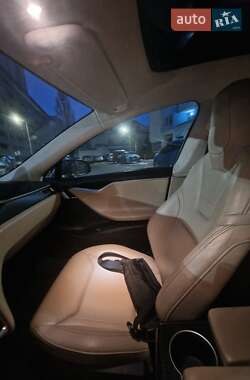 Ліфтбек Tesla Model S 2016 в 