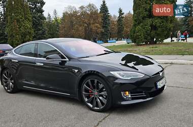 Ліфтбек Tesla Model S 2017 в 