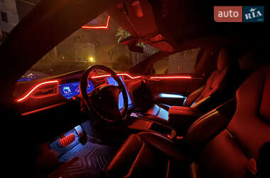 Лифтбек Tesla Model S 2019 в 