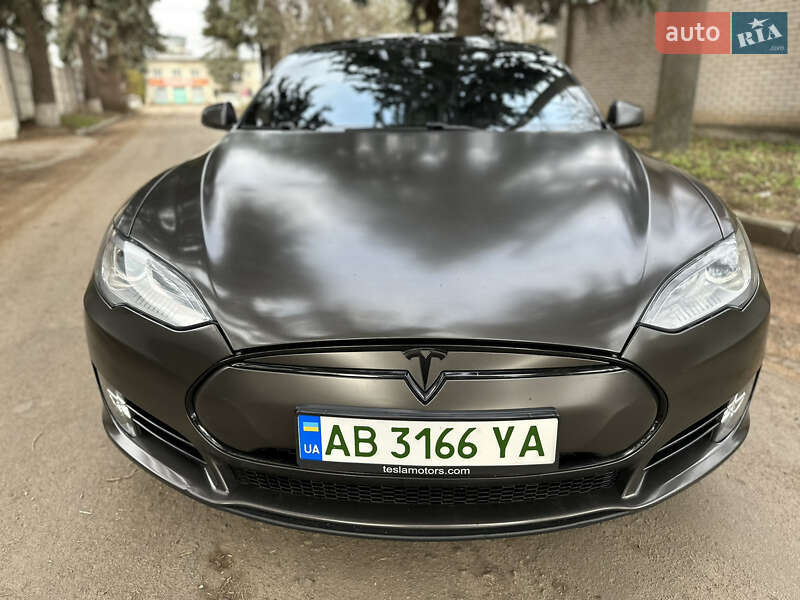 Ліфтбек Tesla Model S 2014 в Вінниці