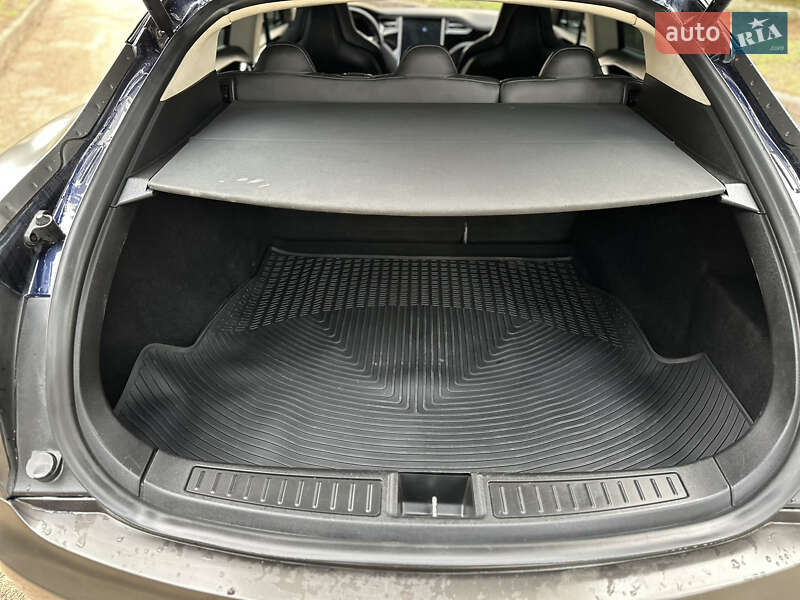 Ліфтбек Tesla Model S 2014 в Вінниці