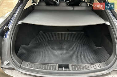 Ліфтбек Tesla Model S 2014 в 
