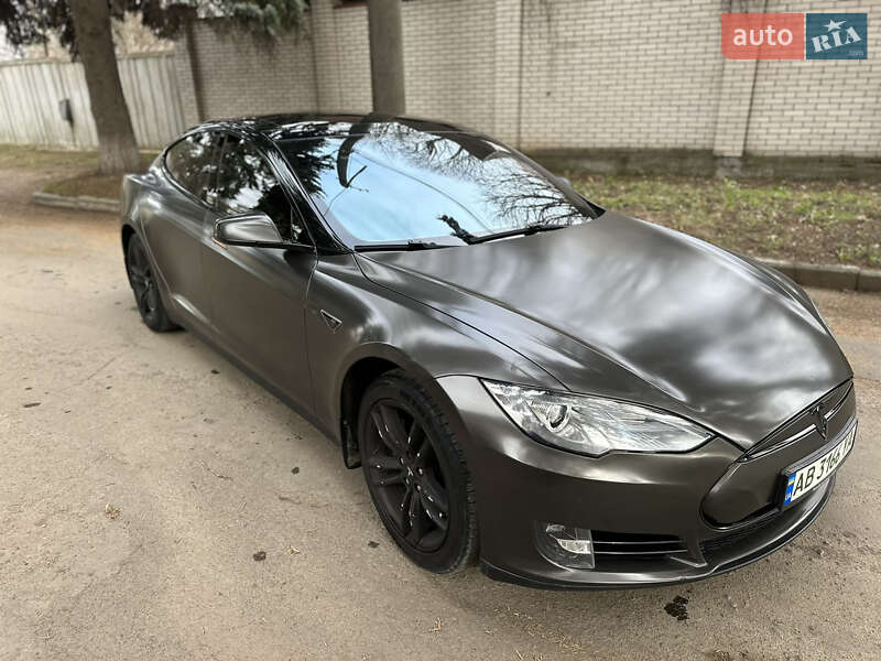 Ліфтбек Tesla Model S 2014 в Вінниці