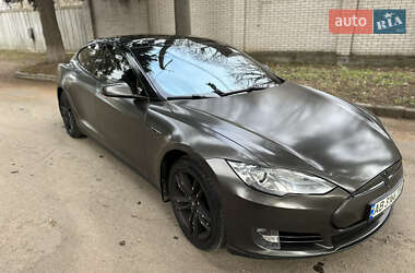 Ліфтбек Tesla Model S 2014 в 