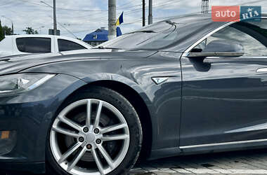 Ліфтбек Tesla Model S 2015 в 
