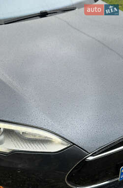 Ліфтбек Tesla Model S 2015 в 