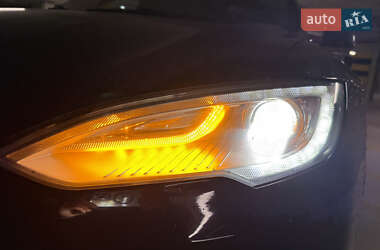 Ліфтбек Tesla Model S 2013 в 