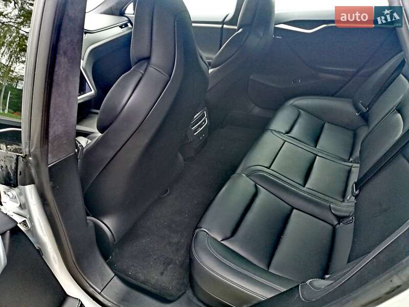 Ліфтбек Tesla Model S 2018 в Івано-Франківську