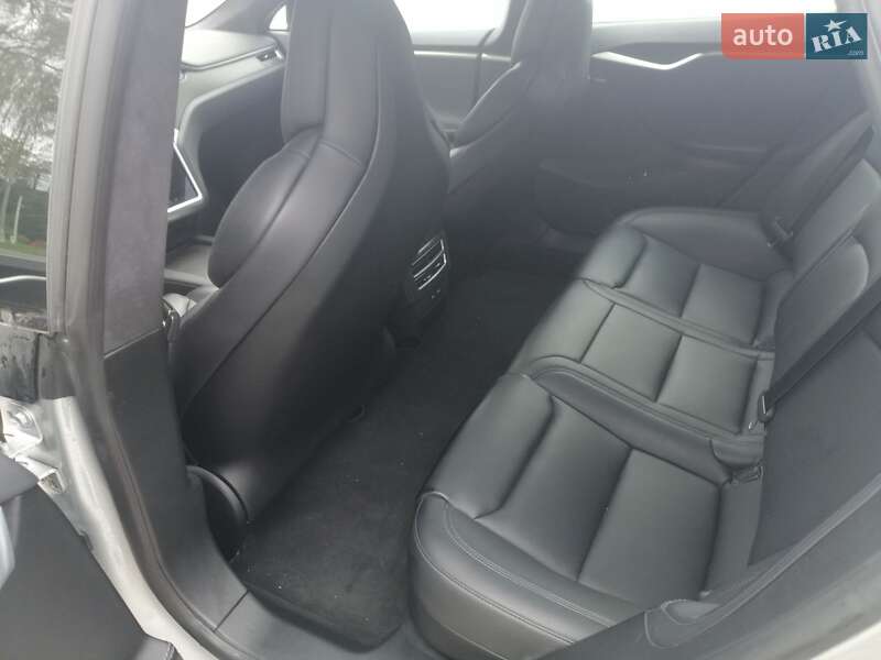 Ліфтбек Tesla Model S 2018 в Івано-Франківську