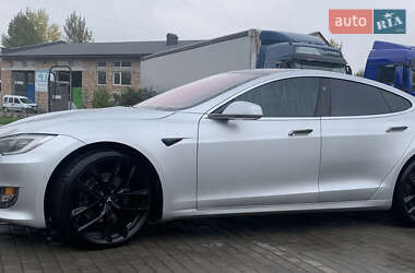 Лифтбек Tesla Model S 2018 в 