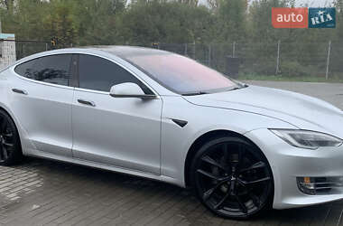 Лифтбек Tesla Model S 2018 в 
