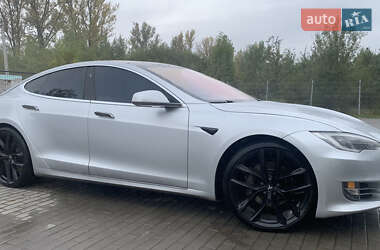 Лифтбек Tesla Model S 2018 в 