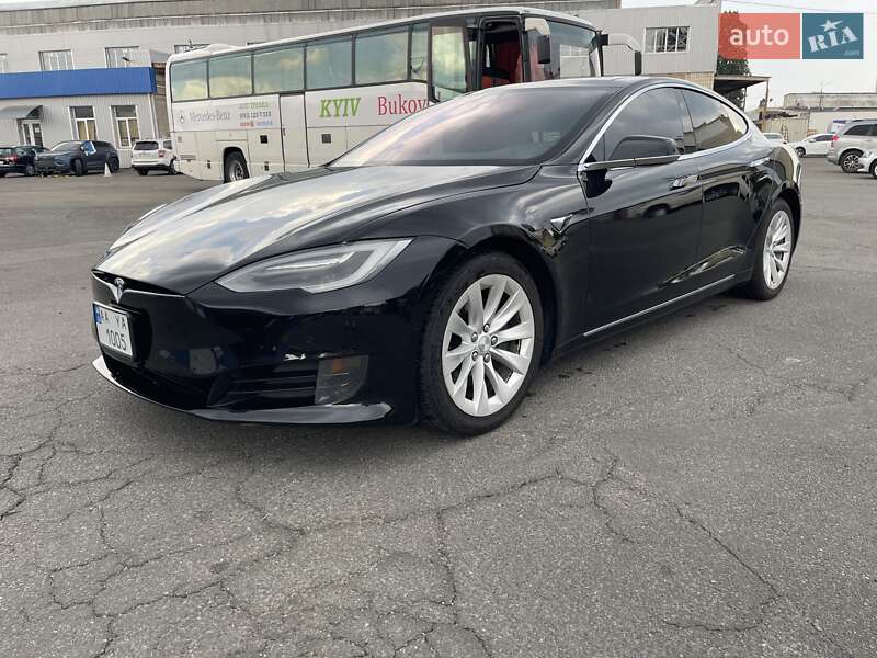 Лифтбек Tesla Model S 2016 в 