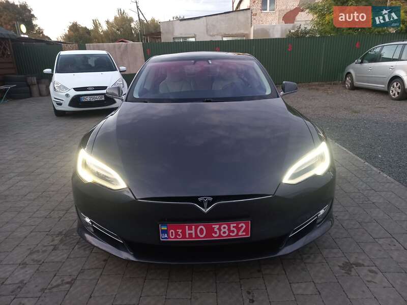 Ліфтбек Tesla Model S 2017 в Шептицькому