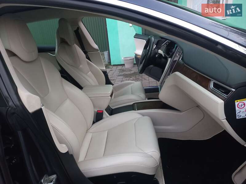 Ліфтбек Tesla Model S 2017 в Шептицькому