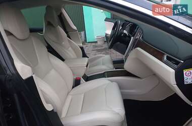 Лифтбек Tesla Model S 2017 в 