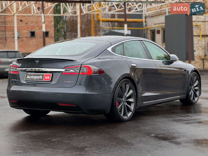 Ліфтбек Tesla Model S 2017 в Києві