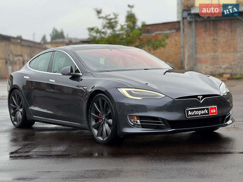 Ліфтбек Tesla Model S 2017 в Києві