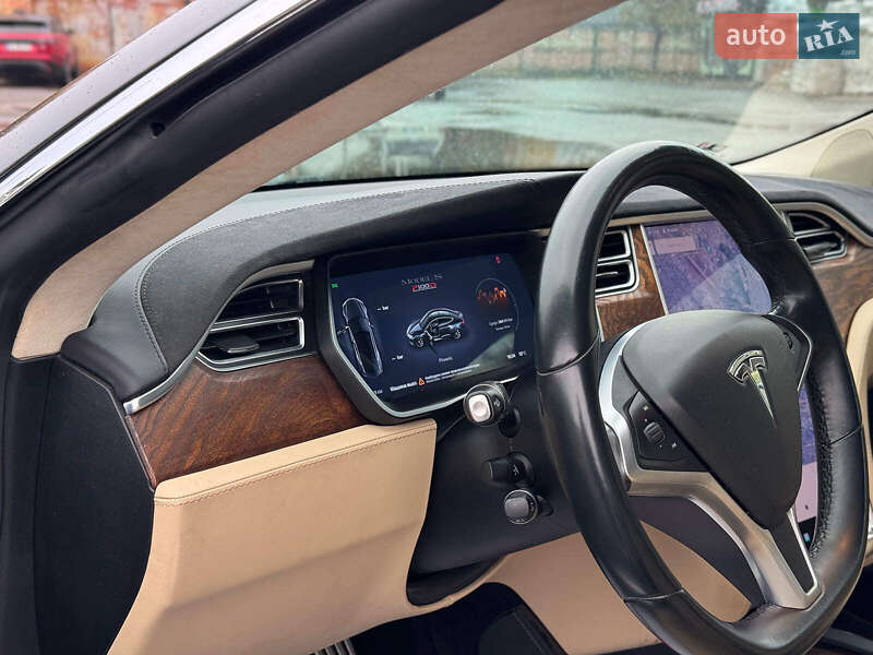 Ліфтбек Tesla Model S 2017 в Києві