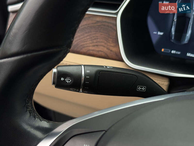 Ліфтбек Tesla Model S 2017 в Києві