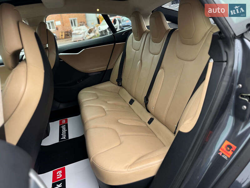 Ліфтбек Tesla Model S 2017 в Києві