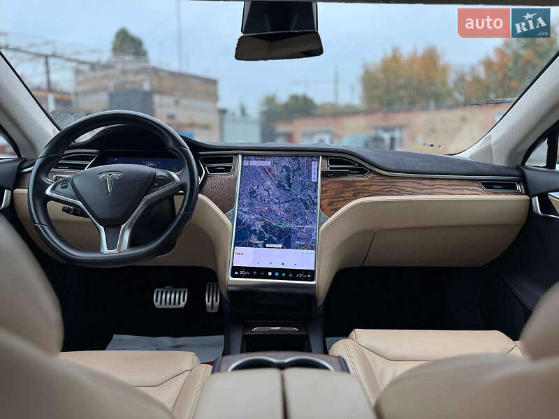 Ліфтбек Tesla Model S 2017 в Києві