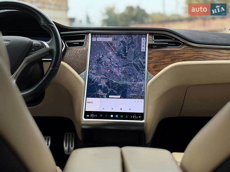 Ліфтбек Tesla Model S 2017 в Києві