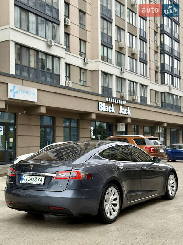 Ліфтбек Tesla Model S 2016 в Києві