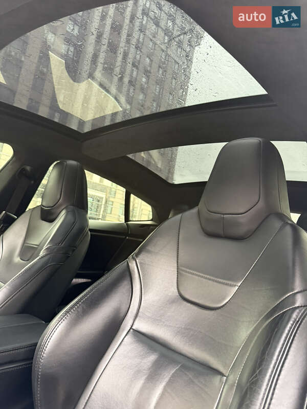 Ліфтбек Tesla Model S 2016 в Києві