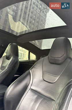 Лифтбек Tesla Model S 2016 в 