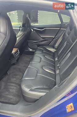 Лифтбек Tesla Model S 2017 в 