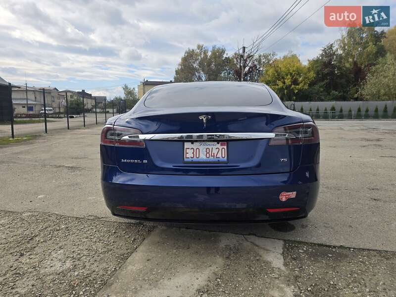 Ліфтбек Tesla Model S 2017 в Тисмениці