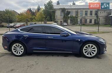 Лифтбек Tesla Model S 2017 в 
